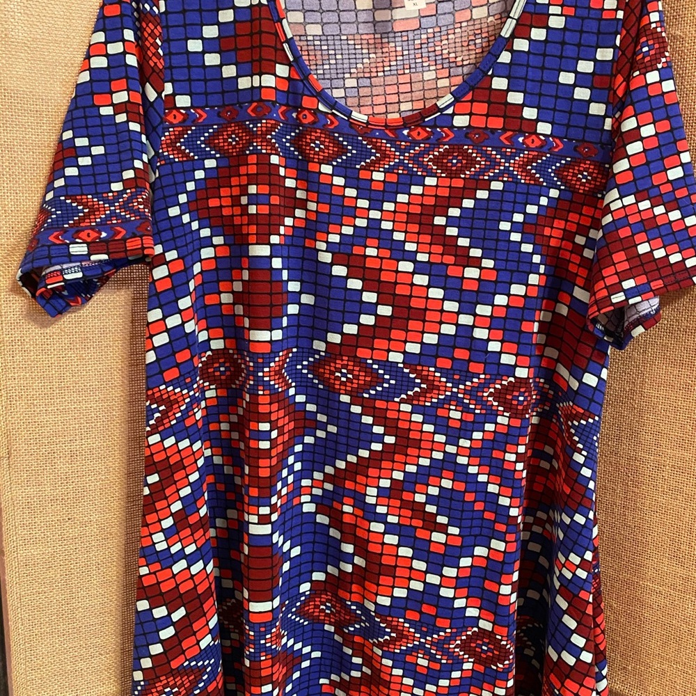 LuLaRoe Perfect T-shirt